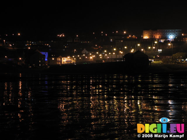 SX00823 Tramore promenade by night